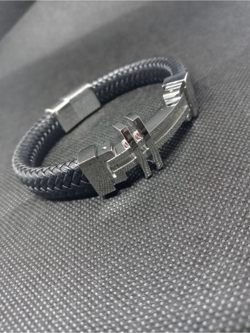 N/A sleek black